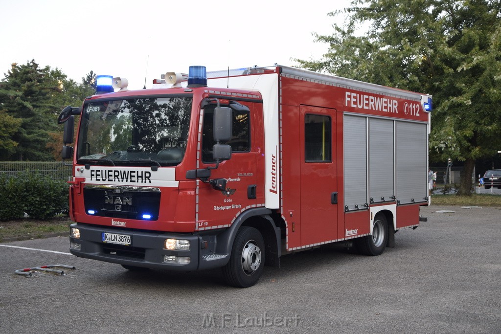 Feuer 2 Koeln Porz Finkenberg Konrad Adenauerstr P19.JPG - Miklos Laubert